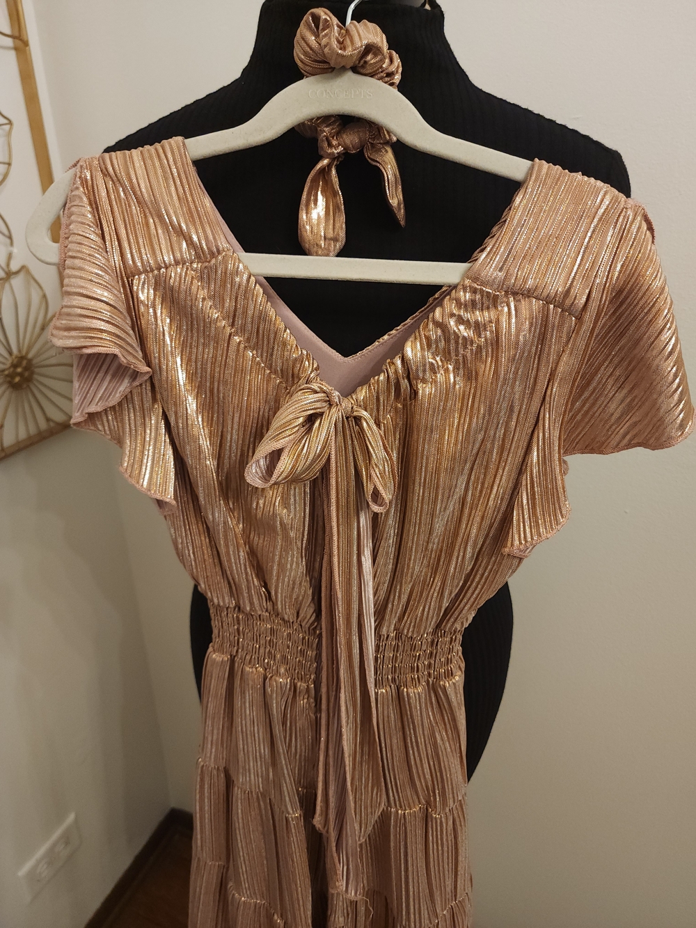 Metallic Gold Pleated Ruffle Dress - Picture 5 of 6